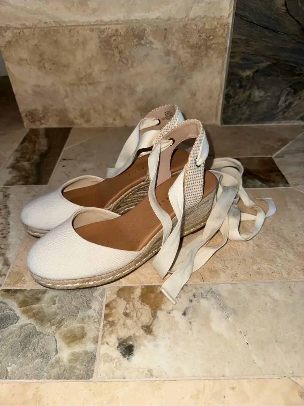 Kelly & Katie Goldie Espadrille Wedge Sandals 8.5 Ivory Lace Up Ankle Tie
